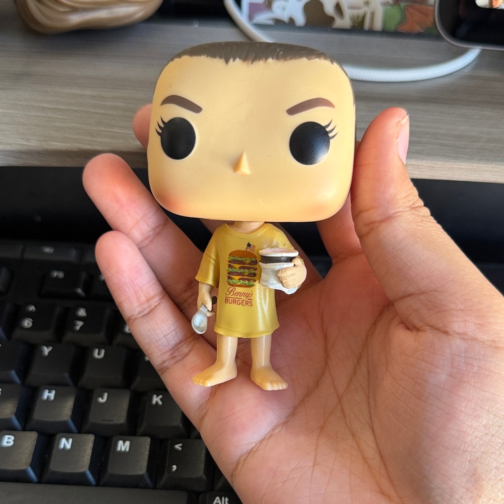 Eleven funko pop stranger things